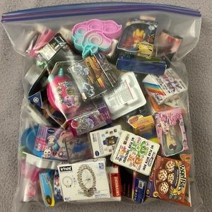 SHOPKINS & MINIBRANDS MYSTERY SURPRISE